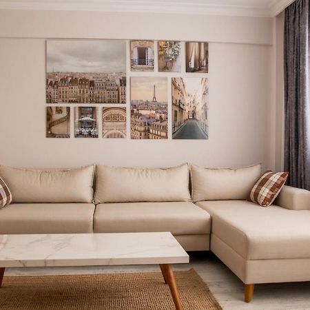 Gorgeous Flat With Balcony In Izmir Konak Apartment Bagian luar foto